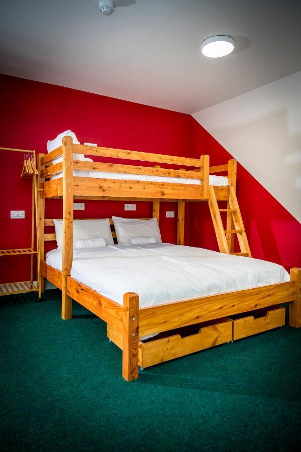 Loch Ness Bunk Inn Drumnadrochit Ngoại thất bức ảnh