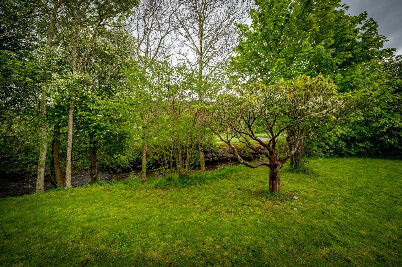 Loch Ness Bunk Inn Drumnadrochit Ngoại thất bức ảnh